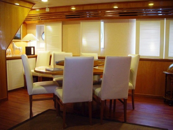 NAVE BARBARA -  Dining